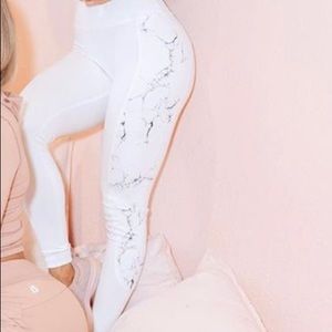 BUFF BUNNY WHITE MARBLE LEGGINGS (XS )